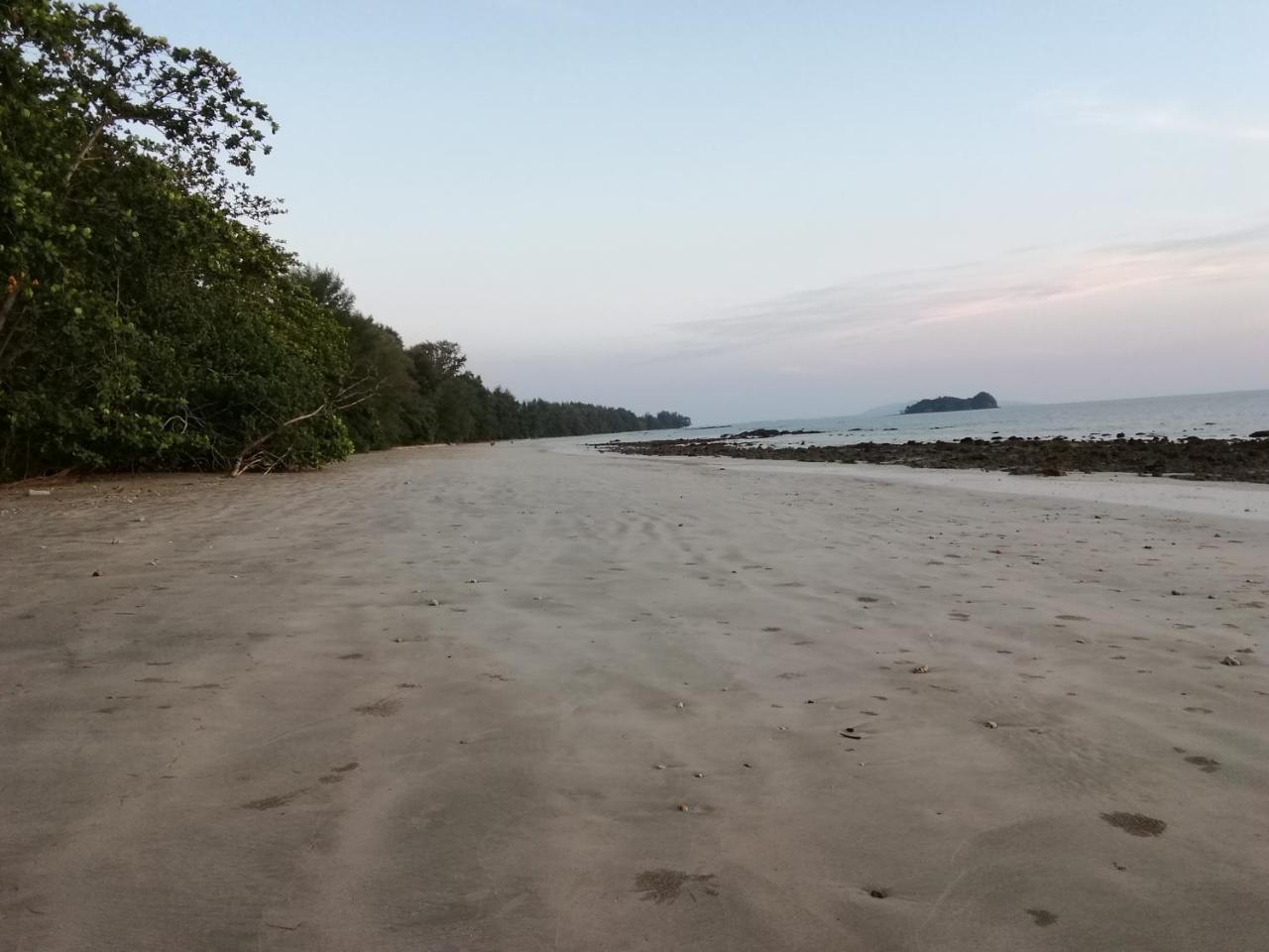 Andaman Beach Resort Ко Джам Екстер'єр фото