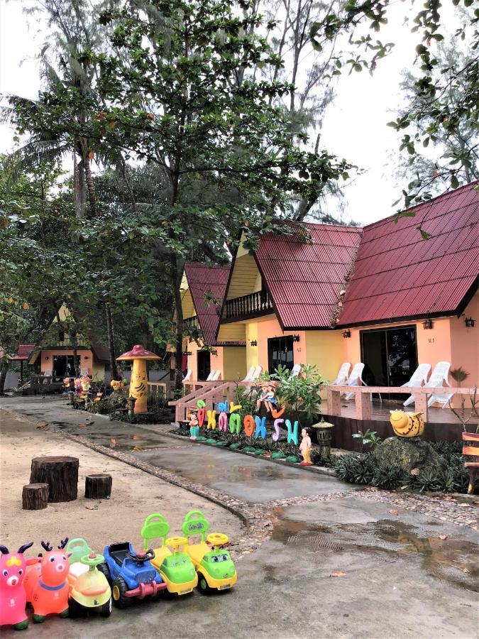 Andaman Beach Resort Ко Джам Екстер'єр фото
